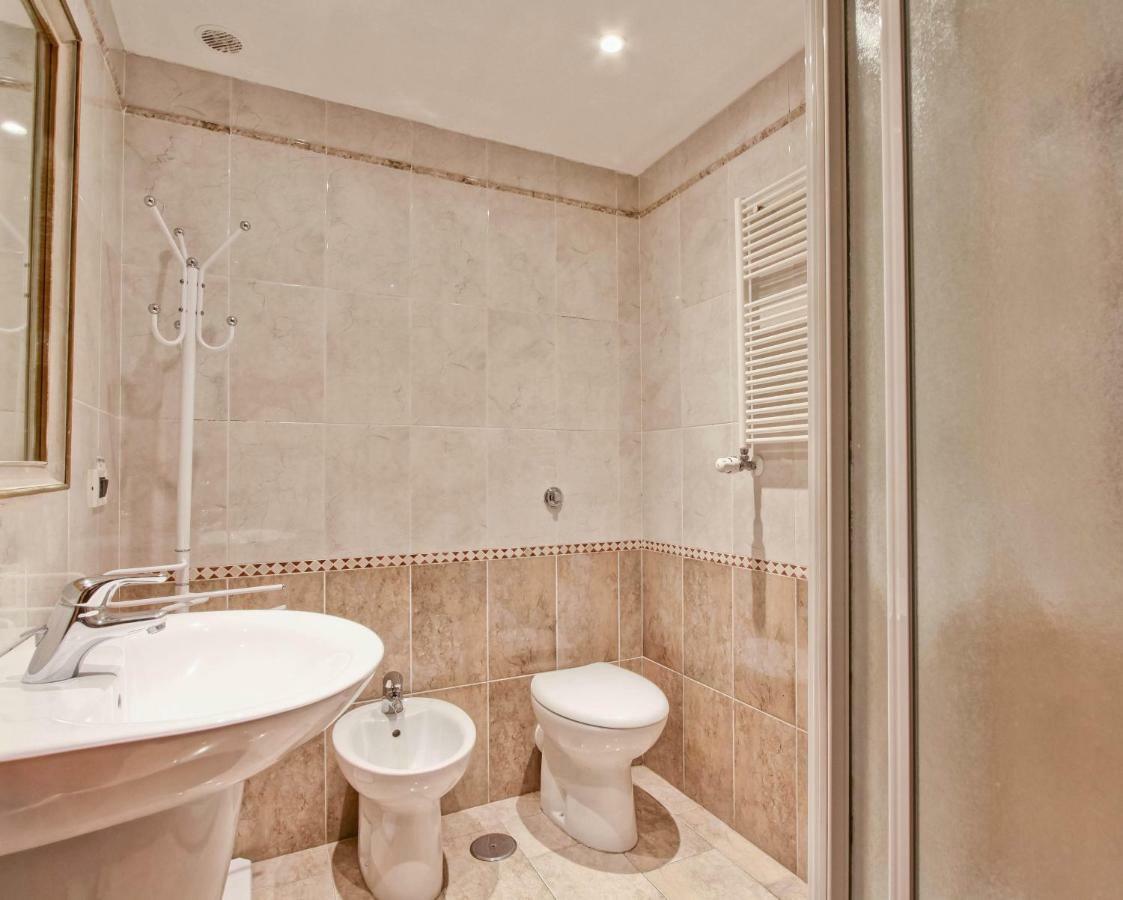 Rent Rooms Filomena E Francesca Rome Exterior photo
